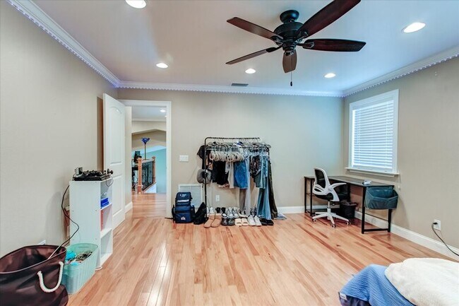Building Photo - 848 Bucksaw Pl