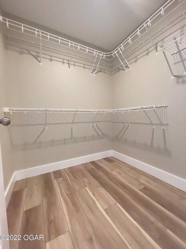 Building Photo - 1927 N St Louis Ave