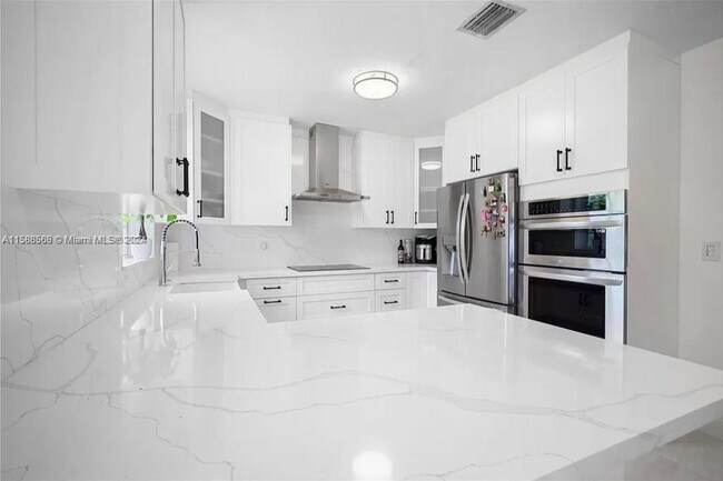 Building Photo - 1453 Northeast 149th Street, Miami, FL 331...