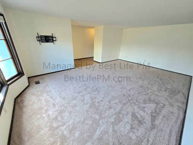 Building Photo - 2575 NW 119th Pl