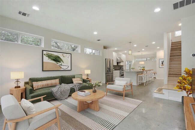 Building Photo - 2503 S 6th St