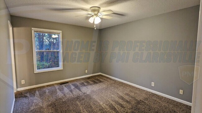 Building Photo - 1352 Chucker Dr