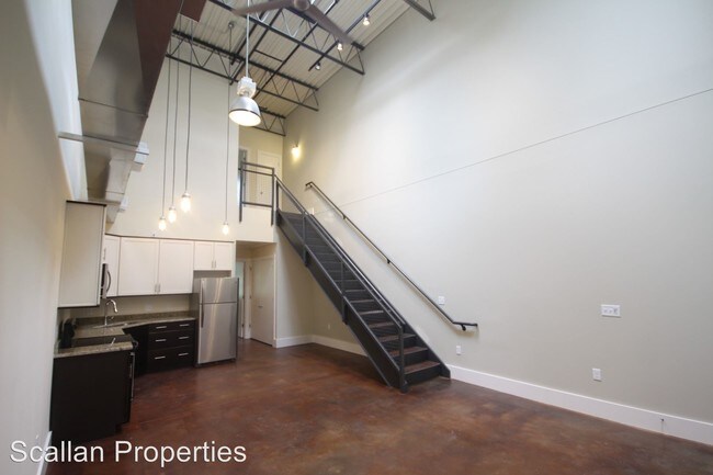 Primary Photo - 1700 Valley Ave