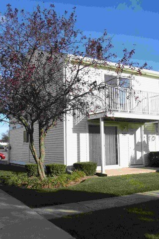 Building Photo - 367 Meadow Green Ln