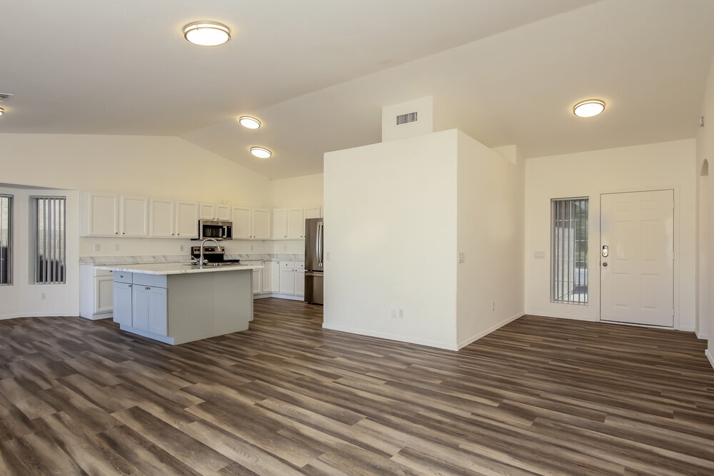 Building Photo - 252 W Wahalla Ln