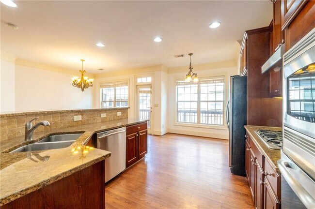 Building Photo - 2771 Durham Dr NE