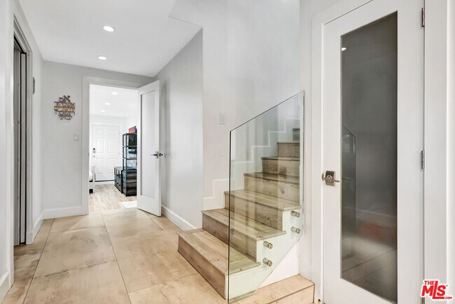 Building Photo - 6324 Geyser Ave