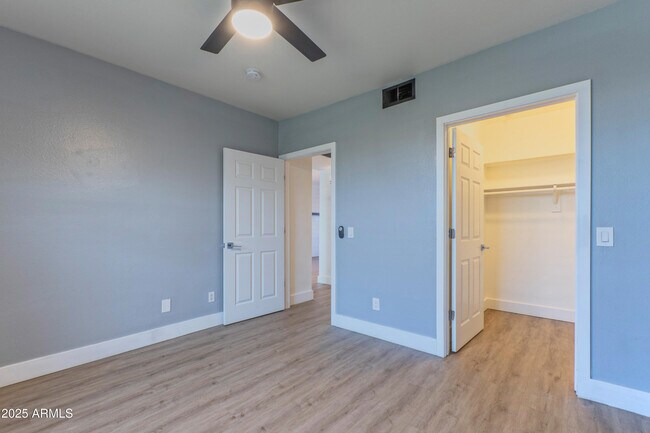 Building Photo - 9450 E Becker Ln