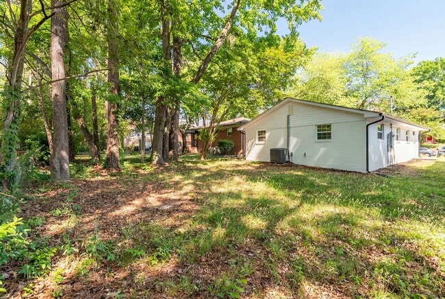 Building Photo - Completely Renovated Durham Home!