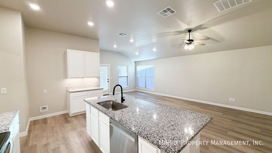 Building Photo - 2011 132nd St