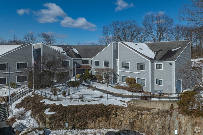 Building Photo - Hill Top Homes