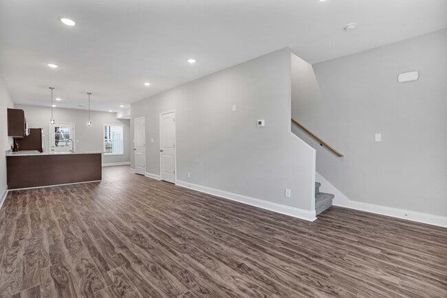 Building Photo - Sango Square # 205