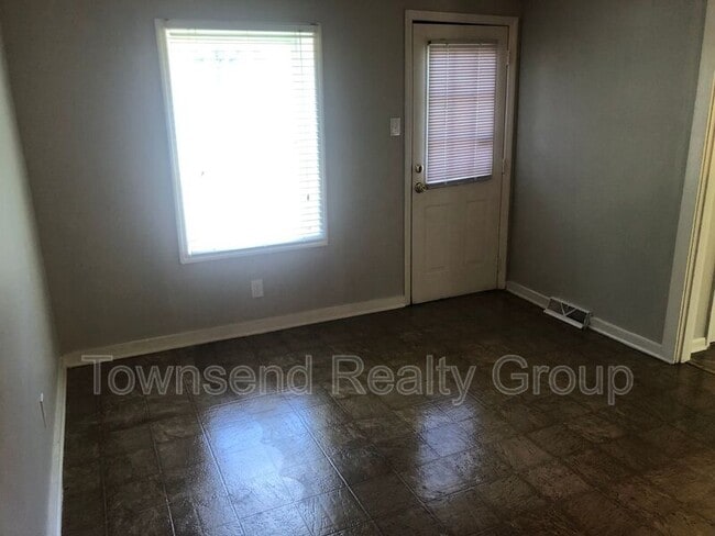 Building Photo - 4601 Somerdale Ln