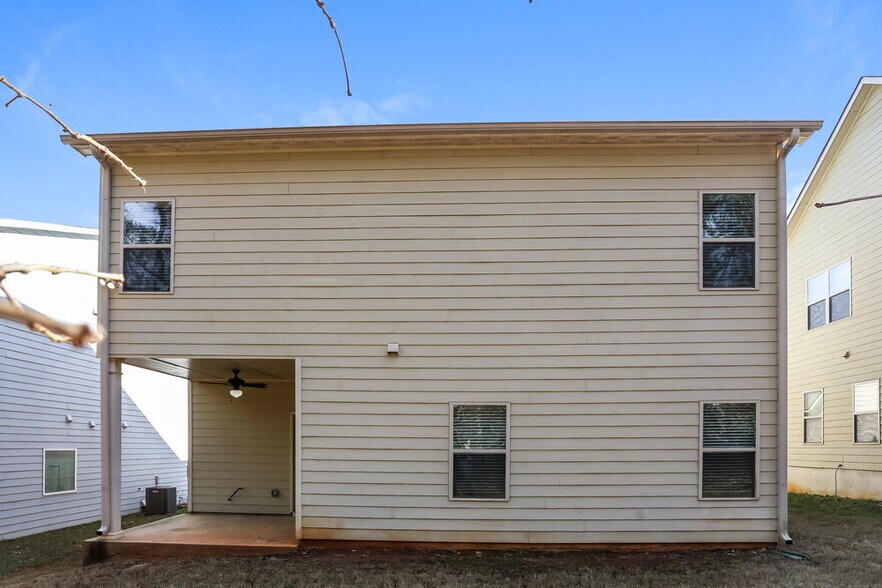 Building Photo - 313 Lara Ln