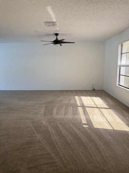 Building Photo - 3096 SE Glasgow Dr