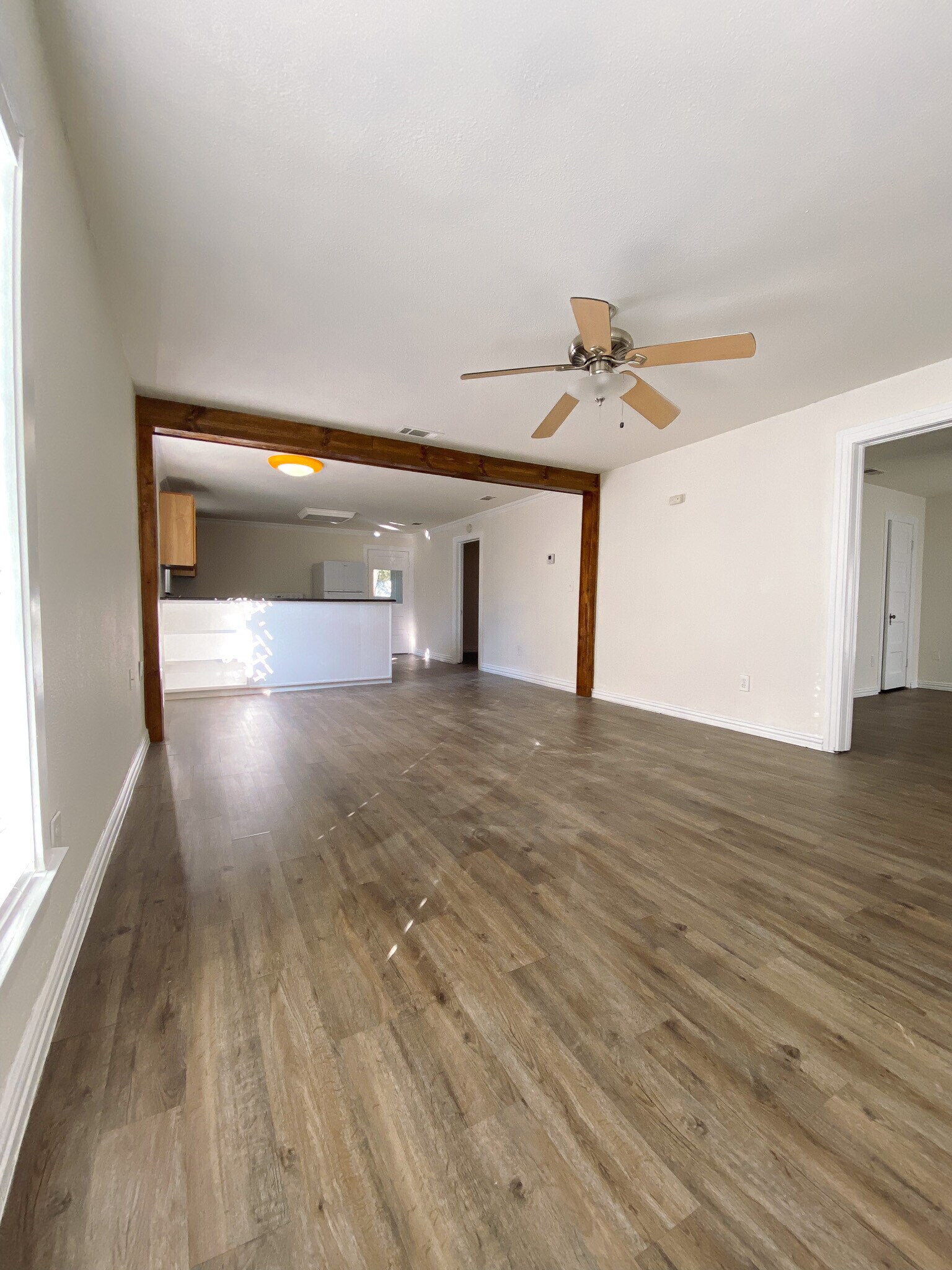 Building Photo - 109 E 3rd St