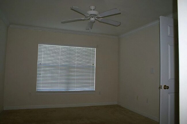 Building Photo - 18547 Bridle Club Dr