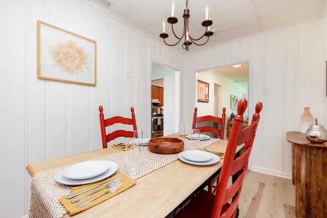 Building Photo - 4421 Picajune Ave