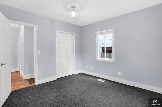 Building Photo - 1035 63rd St