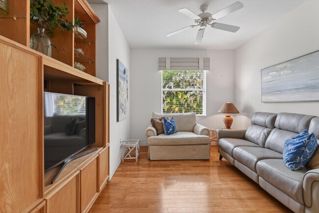 Building Photo - 425 SW Talquin Ln