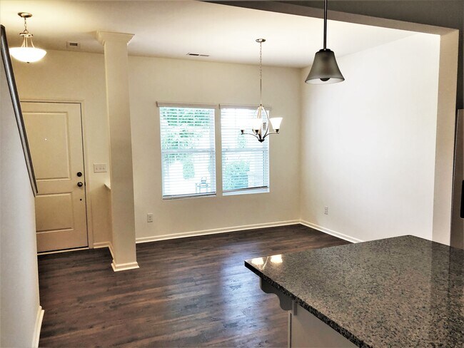 Dinette - 113 Brookshire Ln