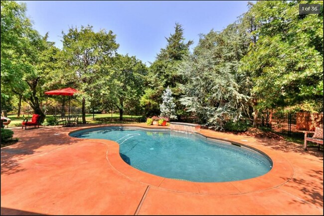 Building Photo - 6001 Wynstone Dr