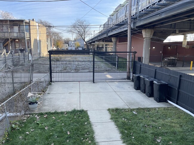 Building Photo - 1939 S Sawyer Ave