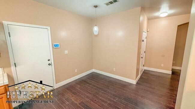 Building Photo - 1733 Pyxis St