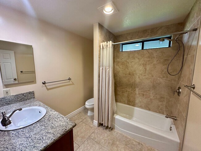 Building Photo - Beautiful 4-Bedroom Home with Stunning Views in Lake Wildwood, Penn Valley