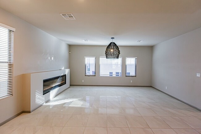 Building Photo - Rooftop Balcony