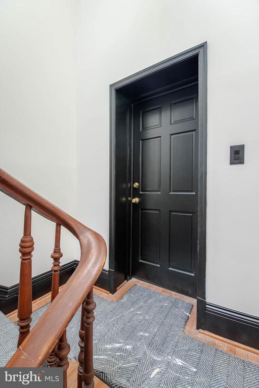 Primary Photo - 2522 Madison Ave