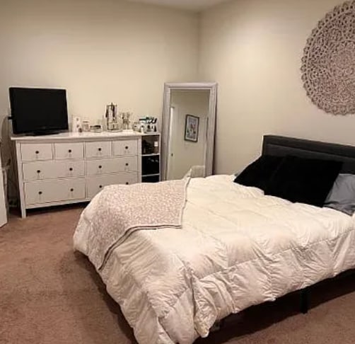 Building Photo - 1827 Vineyard St