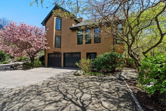 Building Photo - 49 Dudley Rd