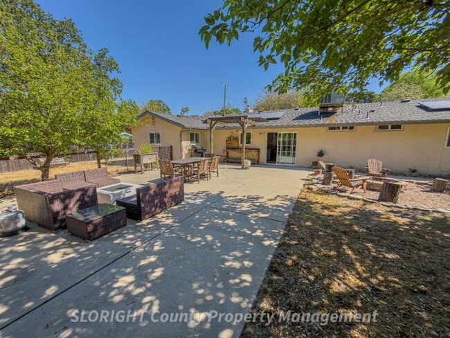 Building Photo - AVAILABLE MAY - Atascadero Home with Backyard Oasis + Bonus Office