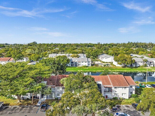 Building Photo - 1163 Lake Terry Dr