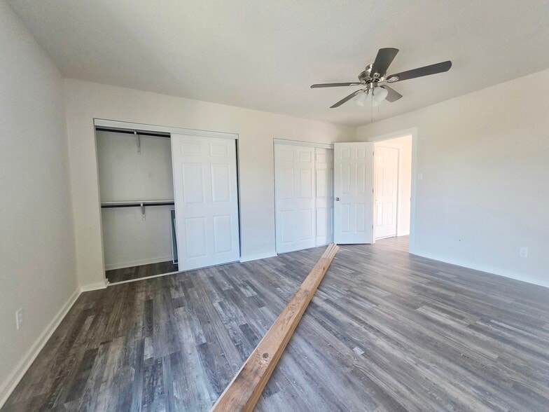 Building Photo - 1020 Autumn Cir