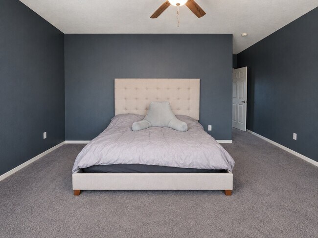 Building Photo - 2409 Deerwood Ct