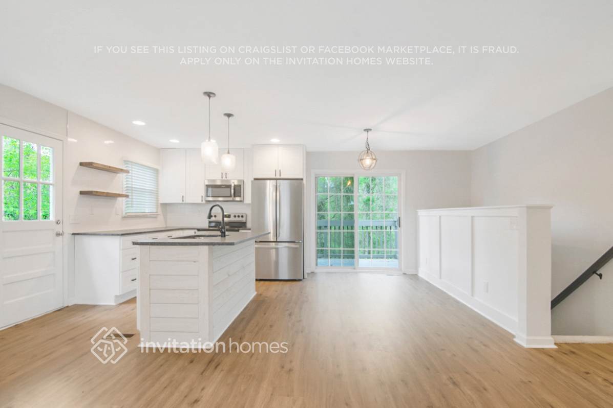Building Photo - 6041 Bellow St