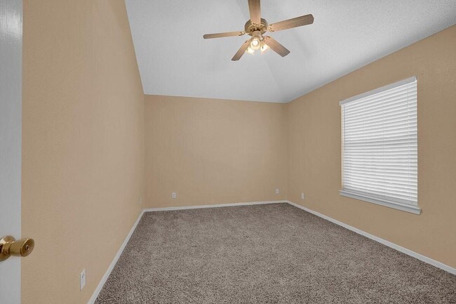 Building Photo - 1460 Paseo De Flor St