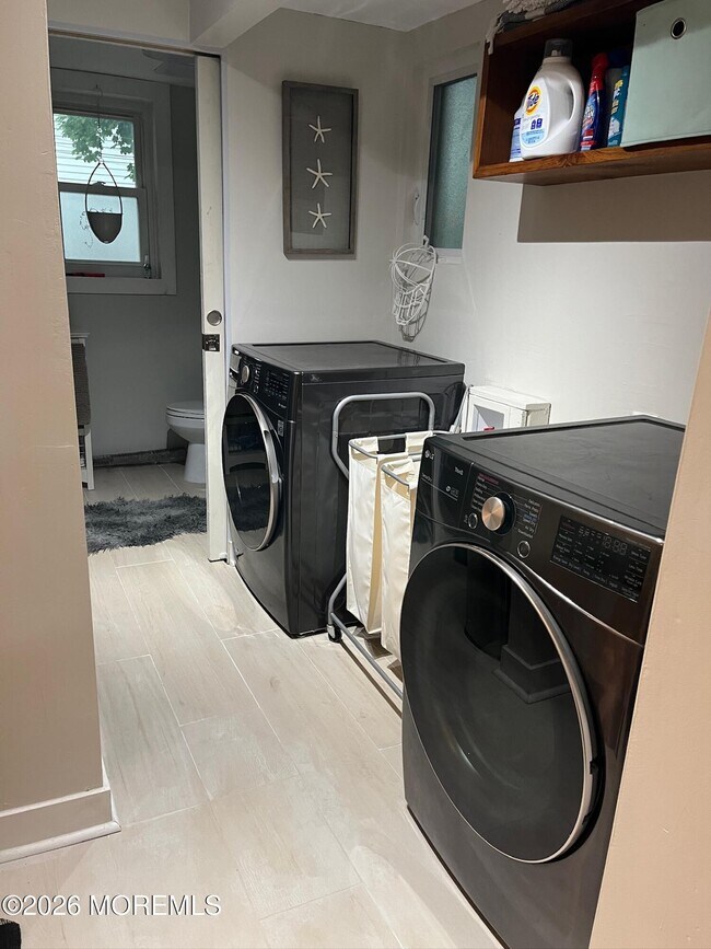 Building Photo - 74 Mt Hermon Way