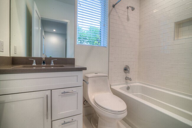 Building Photo - 3111 Walling Dr