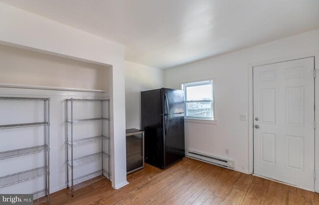 Building Photo - 220 Railroad Ave