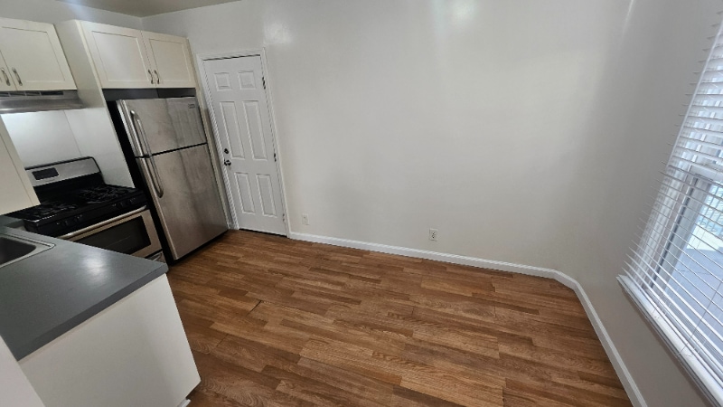 Building Photo - 915 S Ardmore Ave