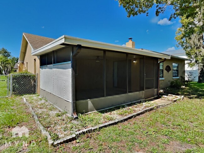 Building Photo - 11136 Mercedes St