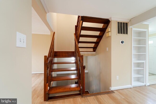 Building Photo - 5514 Whitfield Ct