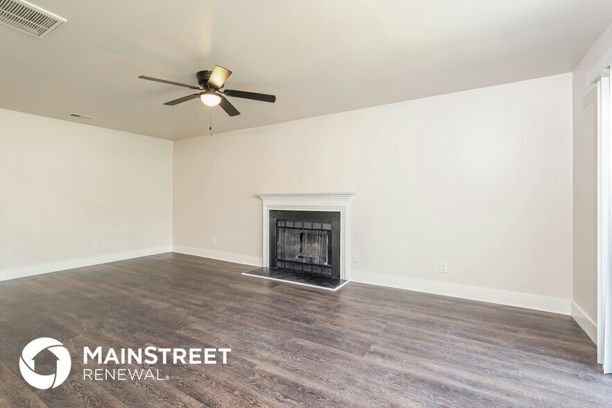 Building Photo - 1805 Greencedar Ln