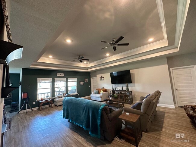 Building Photo - 12941 Sanderling Lp