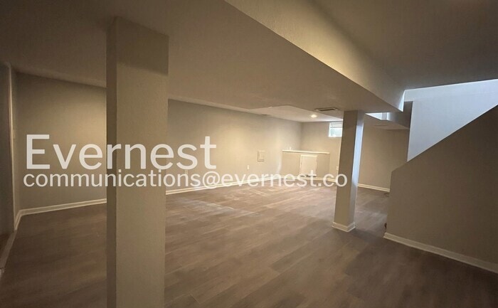 Building Photo - 13002 Crystal Ave