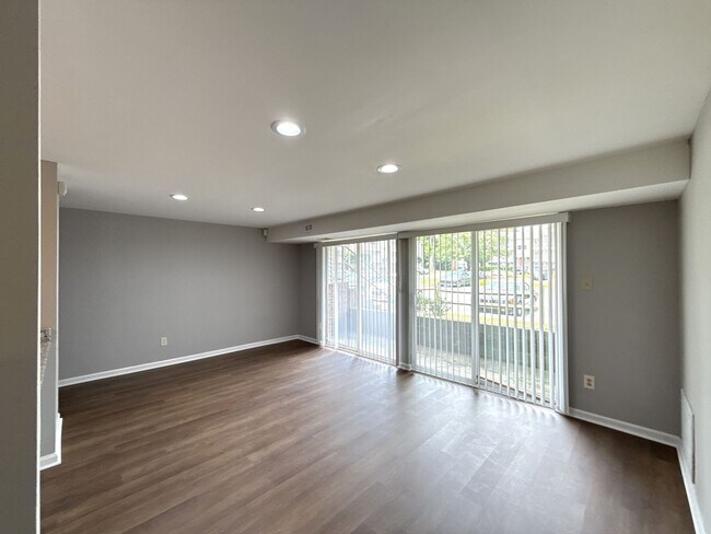 Building Photo - T.R. Lawing Realty Property