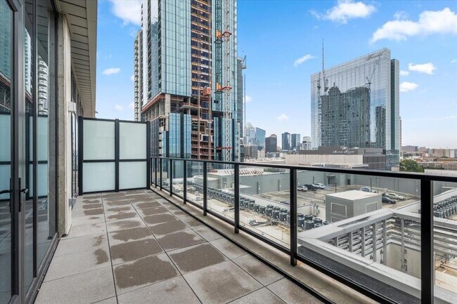 Building Photo - 84 East Ave